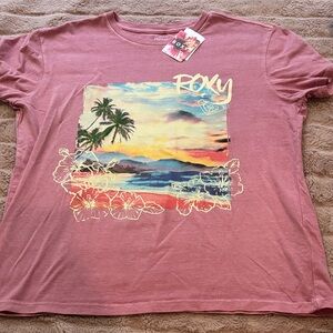NWT Roxy Tshirt (size M)